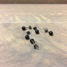 UTTE Design Stone Ørestikker / Sort & Oxi
