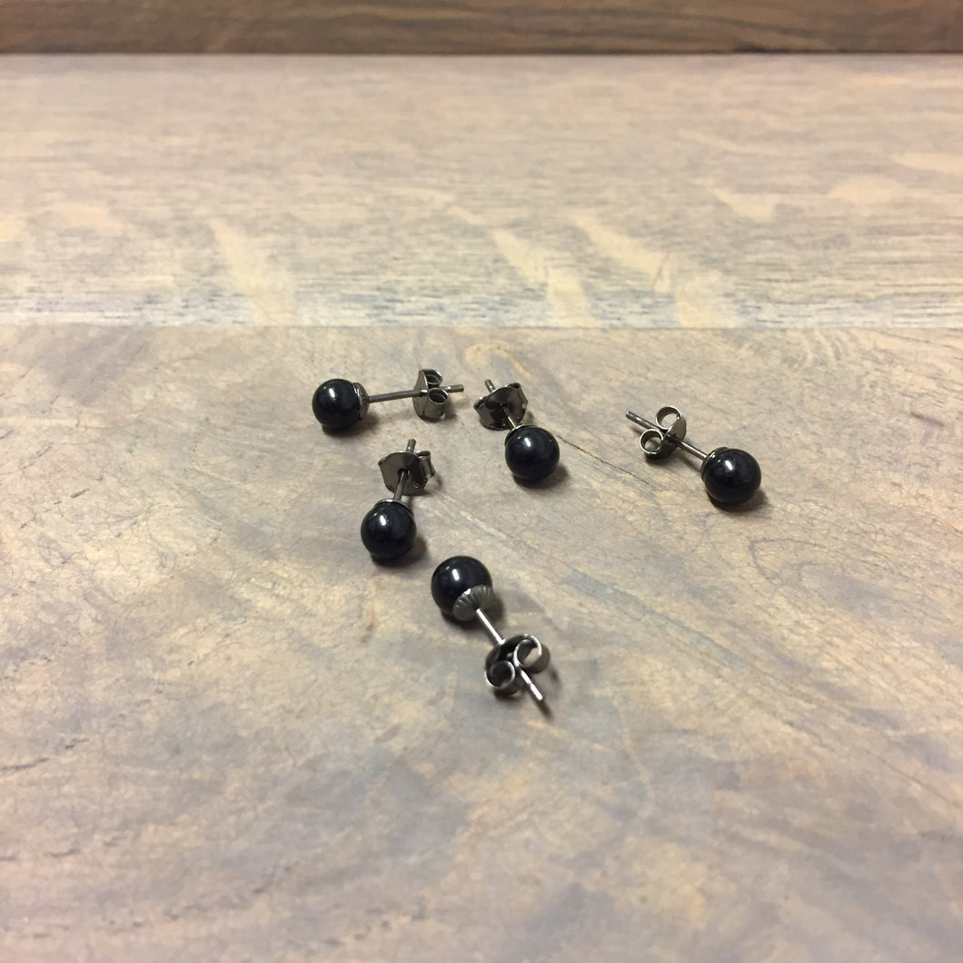 UTTE Design Stone Ørestikker / Sort & Oxi