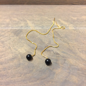 UTTE Design String & Stone Ørekæde / Sort & Guld