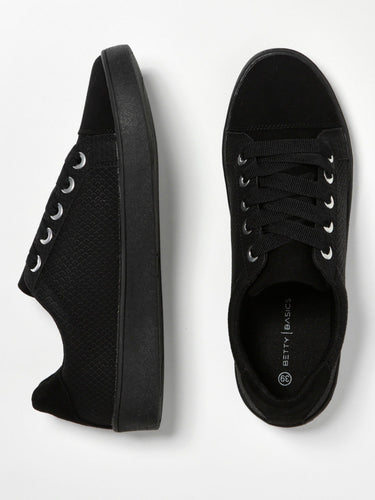 Adventure Sneaker | Black
